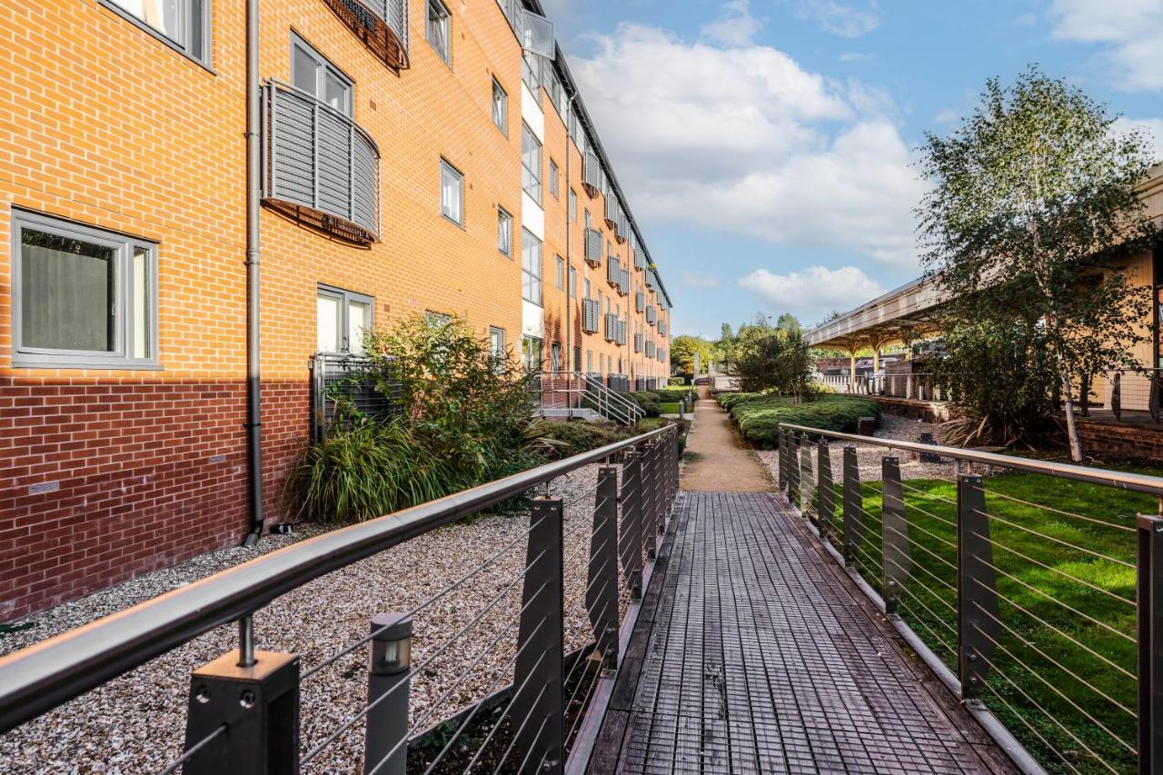 Lovely Modern 2 Bed City Centre Apartment With Free Parking - Double Or Twin Beds Available Wolverhampton Exteriör bild