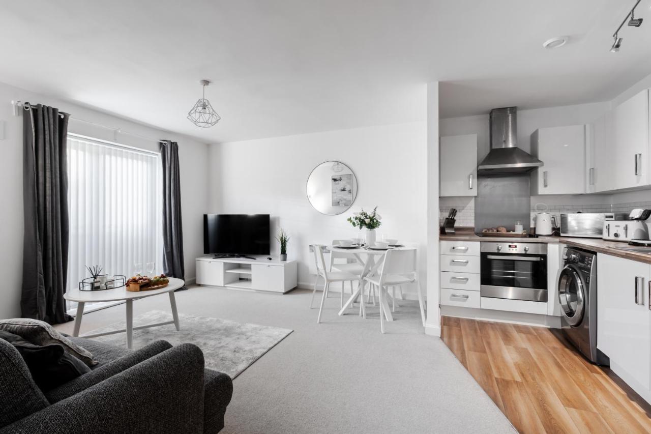 Lovely Modern 2 Bed City Centre Apartment With Free Parking - Double Or Twin Beds Available Wolverhampton Exteriör bild